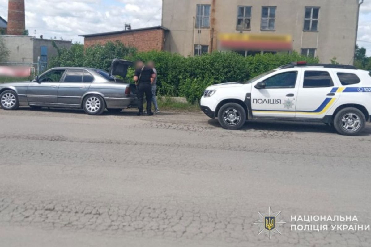 На Тернопільщині затримали водія BMW, який попри судову заборону, сів за кермо
