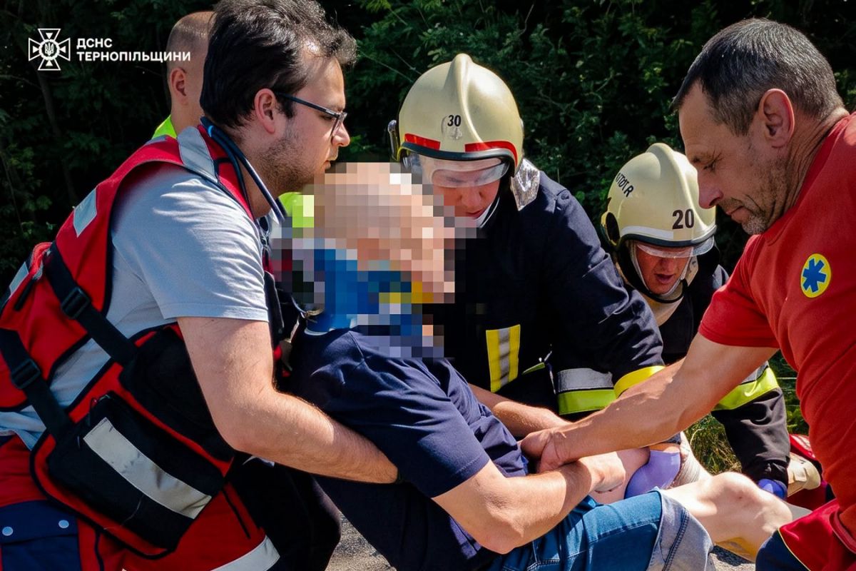 На Тернопільщині зіткнулися три автомобілі: серед постраждалих — дитина