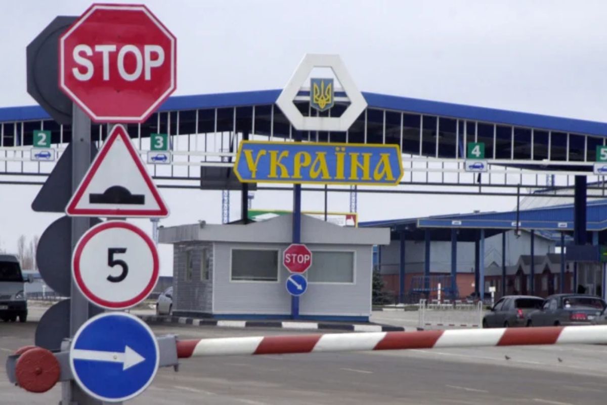 Податкова отримає доступ до даних про перетин кордону: що відомо