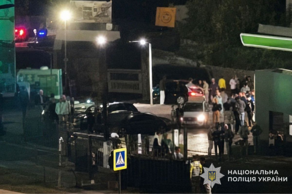 У Тернополі компанії молоді збиралися на території автозаправки та порушували додержання тиші