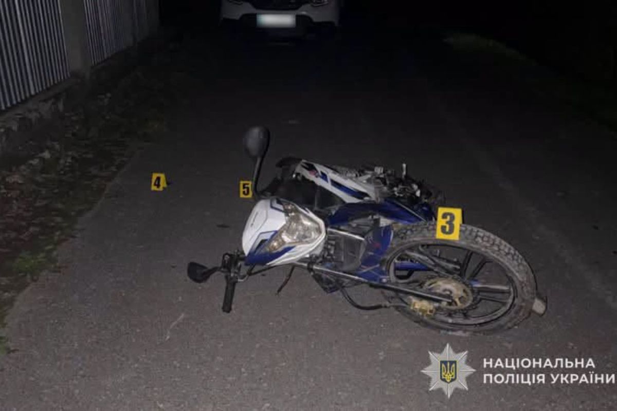На Чортківщині мотоцикліст врізався в огорожу
