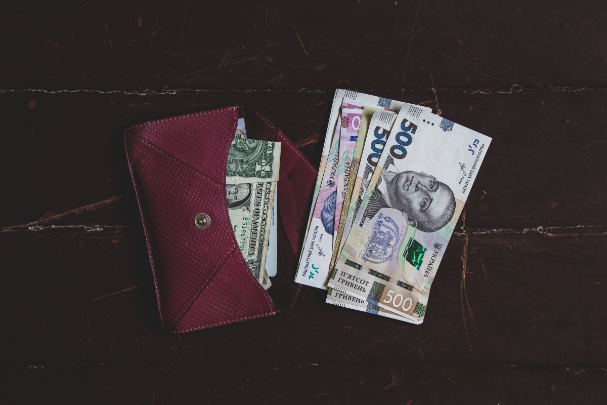 У 2027 році планують підвищити мінімальну зарплату на 10%