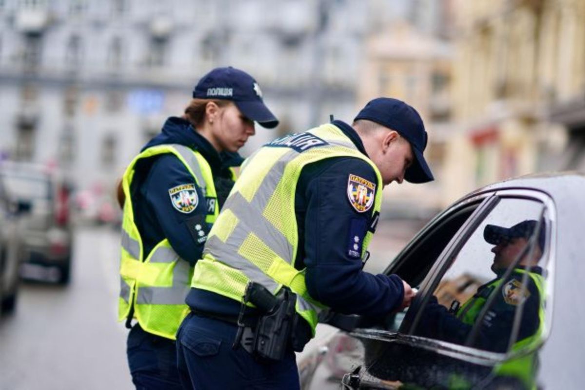 Штрафи до 34 тисяч гривень та позбавлення посвідчення: в Україні планують карати «гучних» водіїв