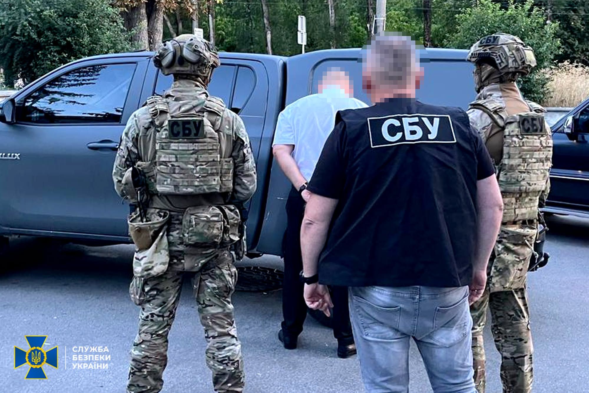 20 тисяч доларів за незаконний виїзд за кордон: на Тернопільщині затримали адвоката