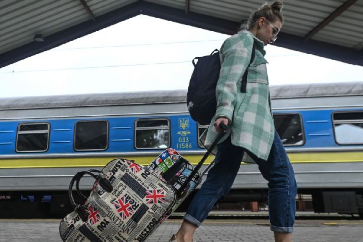 Затримки поїздів по Україні сягнули понад 15 годин: які рейси відстають від графіка