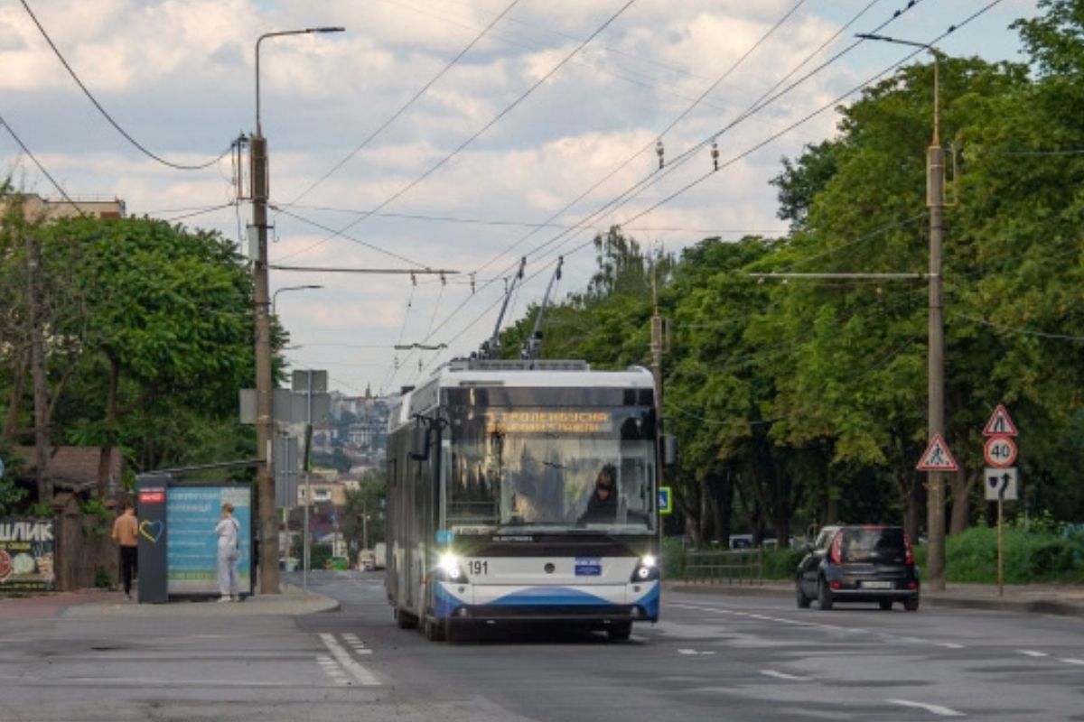 Через аварію тимчасово змінили маршрути руху тролейбусів №1, №2 та №4