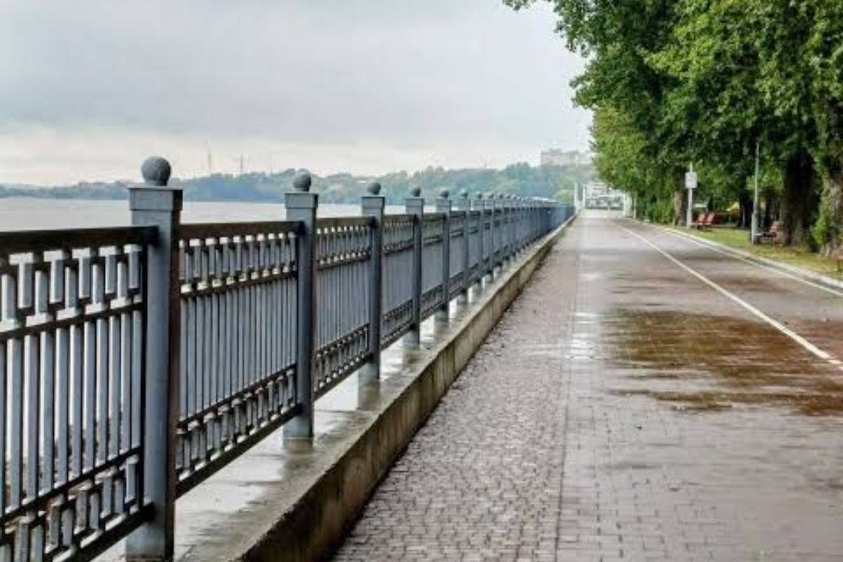 У Тернополі патрульні рятували велосипедиста, який знепритомнів під час руху