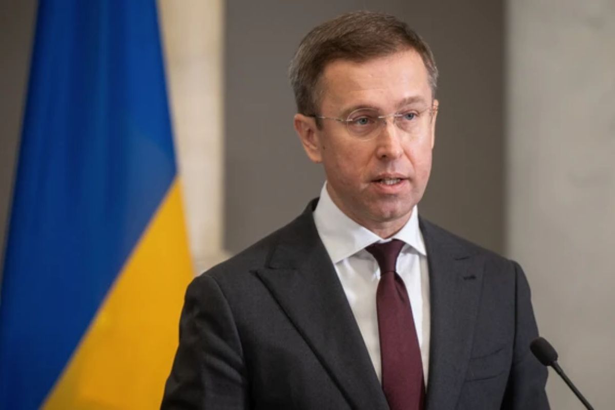 В Україні припиняють укладати бруківку: Кабмін зупиняє фінансування нетермінових видатків