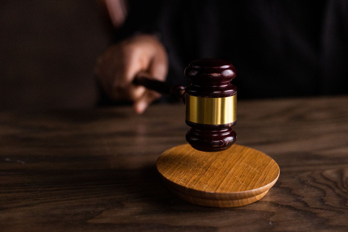 На Тернопільщині пенсіонер викрав рюкзак із місця аварії: що вирішив суд