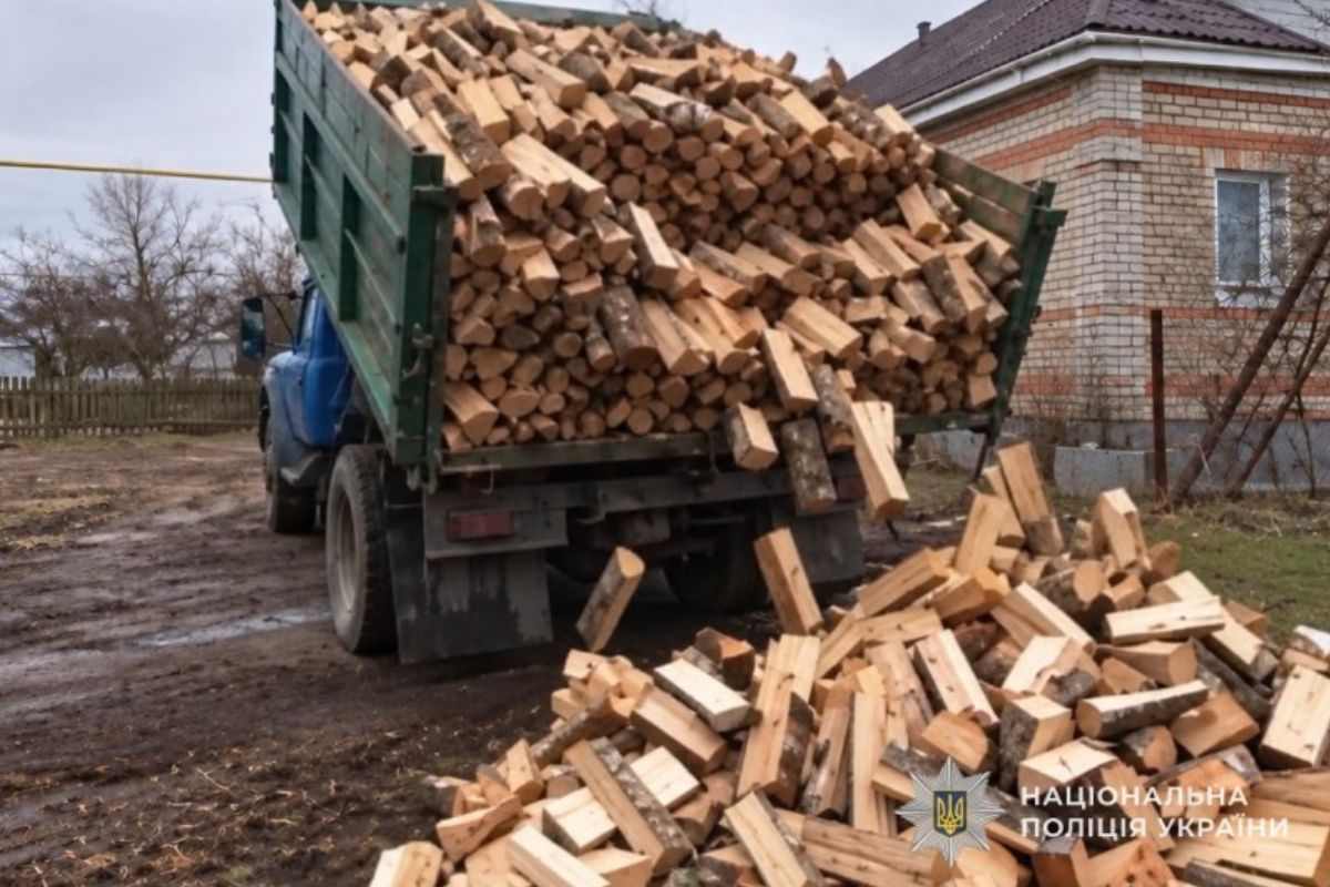Житель Тернопільщини втратив 24 тисячі гривень, коли купував дрова через оголошення в соцмережі