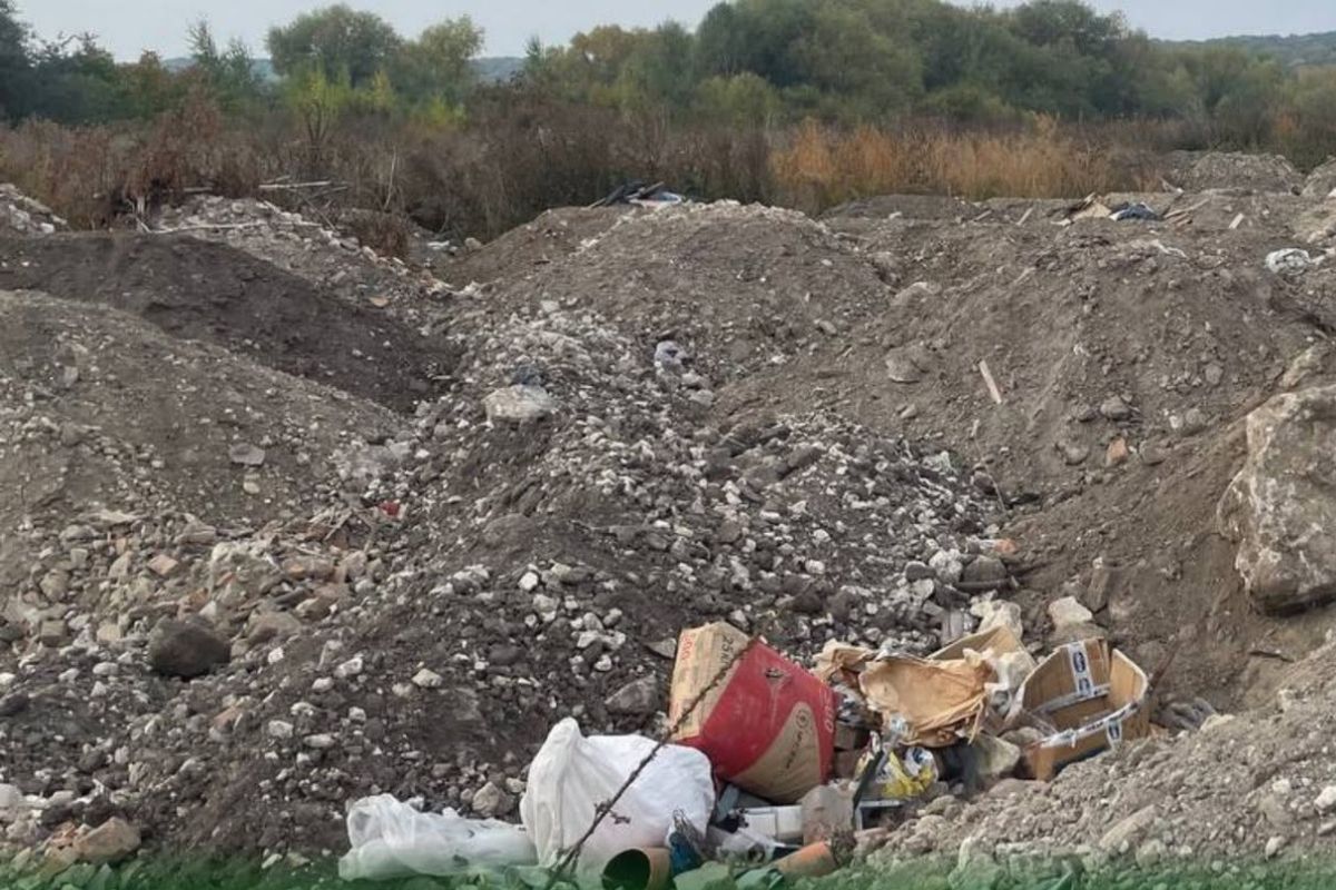 Після будівництва у Білецькій громаді землю засмітили відходами на 364 тисячі гривень