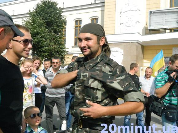Тараса Мороза з АТО зустрічали мало не всім селом, фото №6 на сайті 20minut.ua