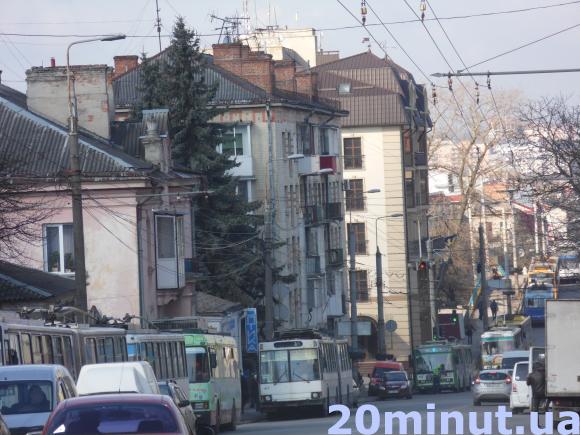 Фото дня: На "Східному" зупинилися всі тролейбуси, фото №1 на сайті 20minut.ua